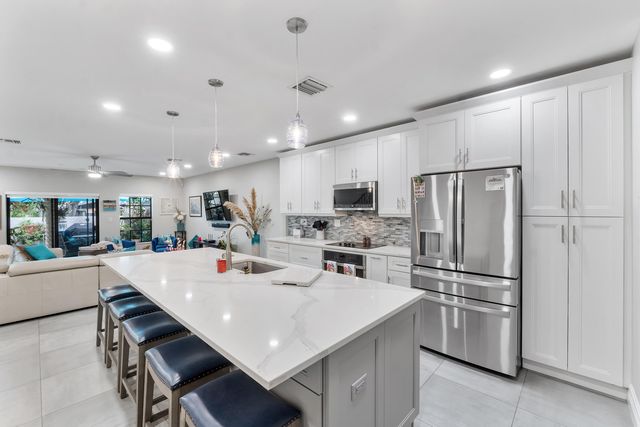 2932 Hidden Harbour Court, Dania Beach, FL 33312