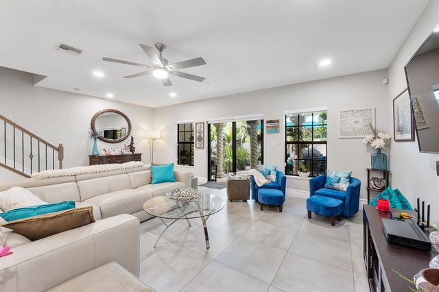 2932 Hidden Harbour Court, Dania Beach, FL 33312
