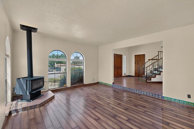 4908 Calle De Luna NE, Albuquerque, NM 87111