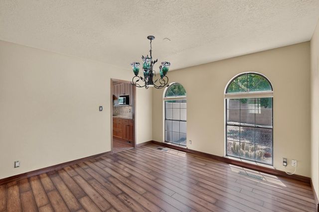 4908 Calle De Luna NE, Albuquerque, NM 87111