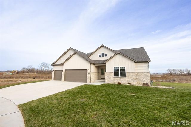 801 Golden Bell, O'fallon, IL 62269