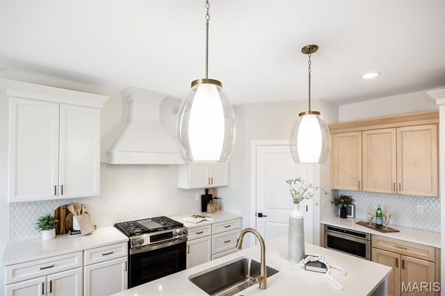 801 Golden Bell, O'fallon, IL 62269