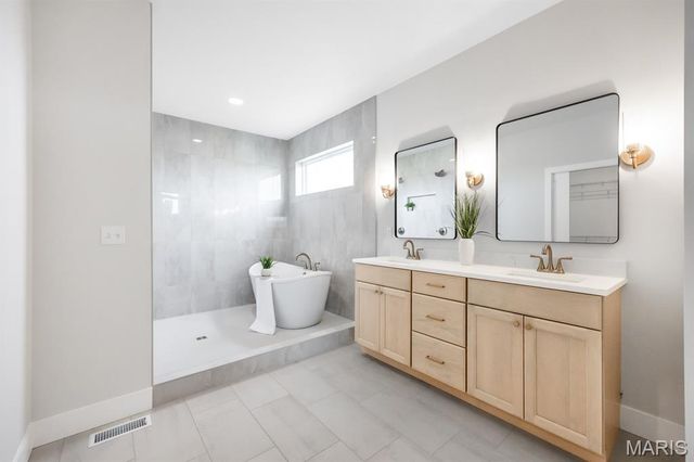 801 Golden Bell, O'fallon, IL 62269