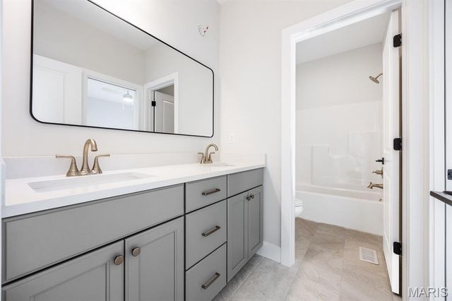 801 Golden Bell, O'fallon, IL 62269