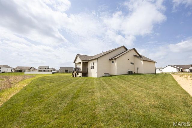 801 Golden Bell, O'fallon, IL 62269