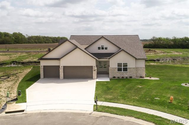 801 Golden Bell, O'fallon, IL 62269