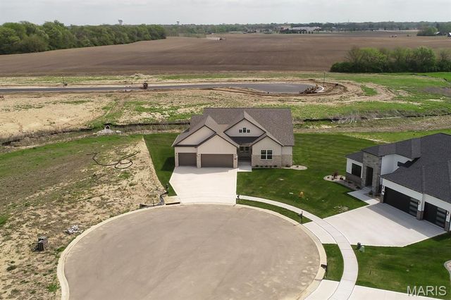 801 Golden Bell, O'fallon, IL 62269