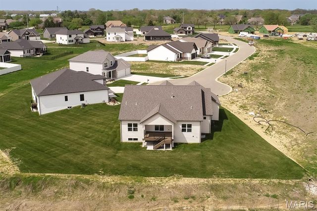 801 Golden Bell, O'fallon, IL 62269