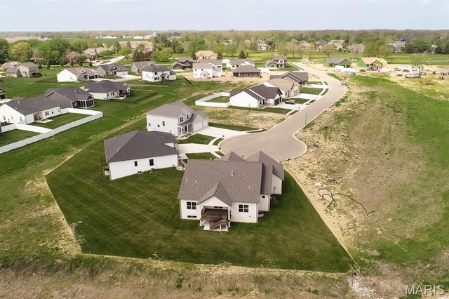 801 Golden Bell, O'fallon, IL 62269