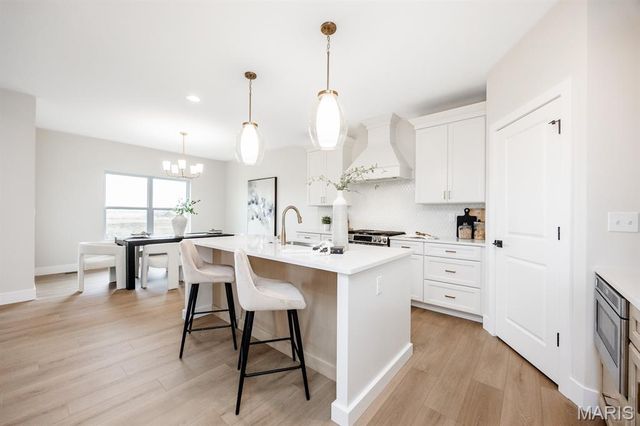 801 Golden Bell, O'fallon, IL 62269