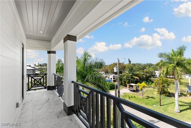 27570 Tarpon WAY, Bonita Springs, FL 34134