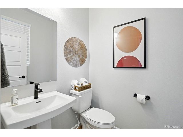 6821 E 148th Dr, Thornton, CO 80602