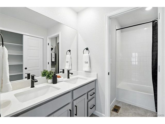 6821 E 148th Dr, Thornton, CO 80602