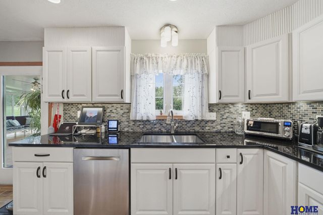 815 Anthony Lane, Lincoln, NE 68520