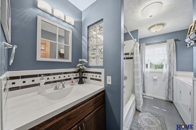 815 Anthony Lane, Lincoln, NE 68520