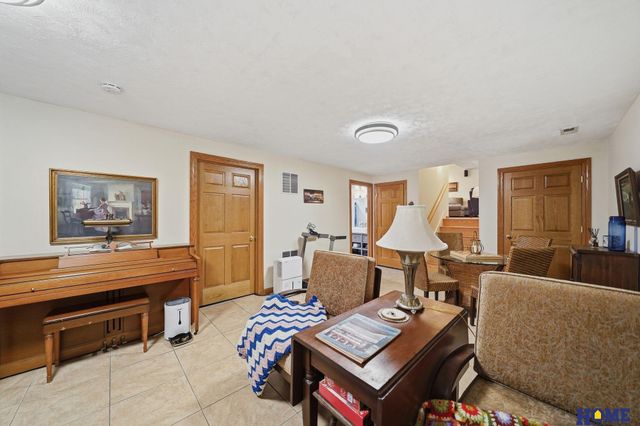 815 Anthony Lane, Lincoln, NE 68520
