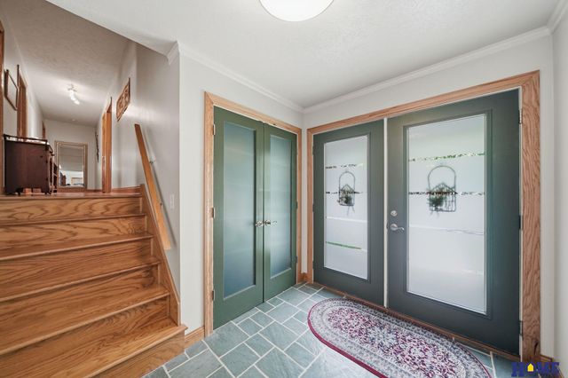 815 Anthony Lane, Lincoln, NE 68520
