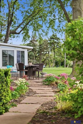 815 Anthony Lane, Lincoln, NE 68520