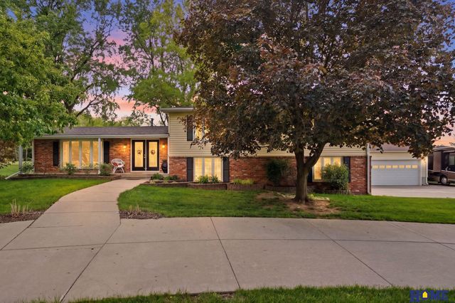 815 Anthony Lane, Lincoln, NE 68520