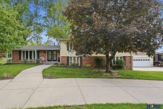 815 Anthony Lane, Lincoln, NE 68520