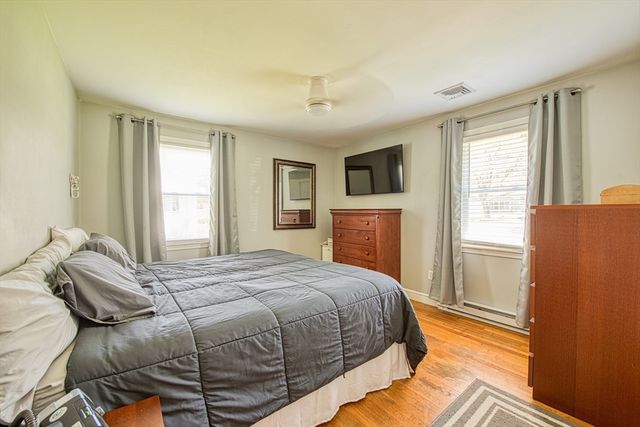 35 Pinecrest Dr, Taunton, MA 02780