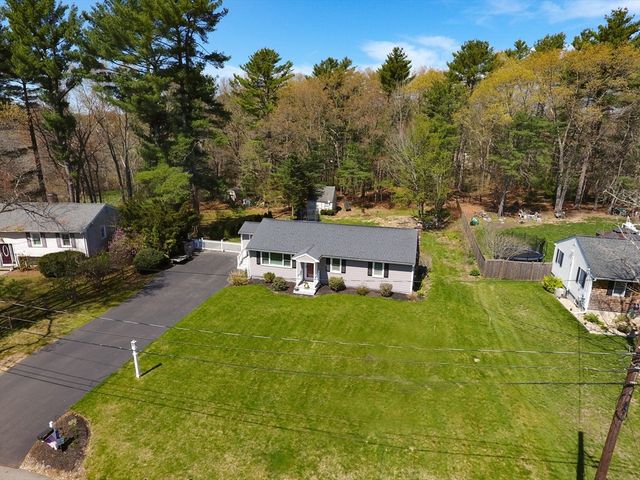 35 Pinecrest Dr, Taunton, MA 02780