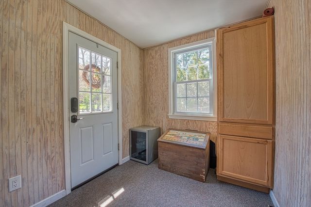 35 Pinecrest Dr, Taunton, MA 02780