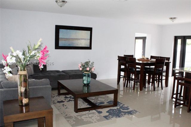 8811 SW 54th Ter 8811, Miami, FL 33165