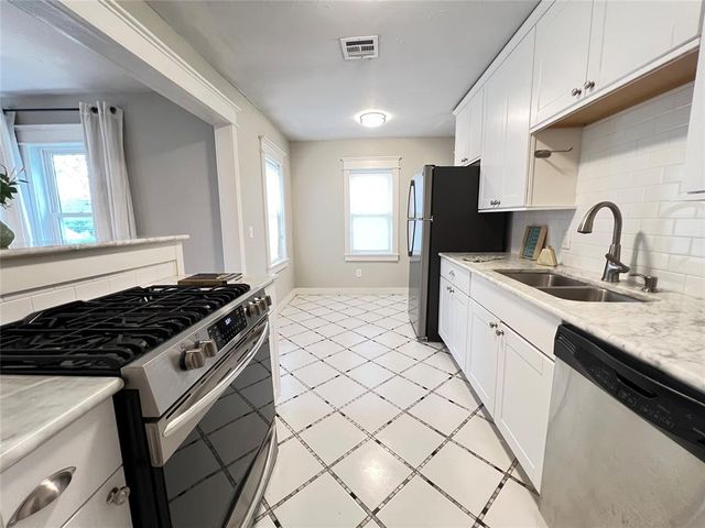 1637 NW 11th Street 1635 NW 11th St, Oklahoma City, OK 73106
