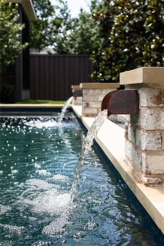 4405 Wildwood, Dallas, TX 75209