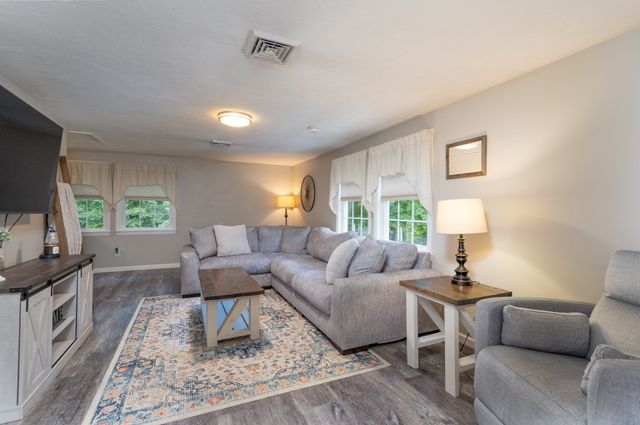 113 Charlton Rd, Spencer, MA 01562