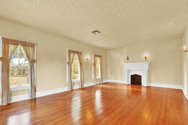 322 Westminster Road, West Palm Beach, FL 33405