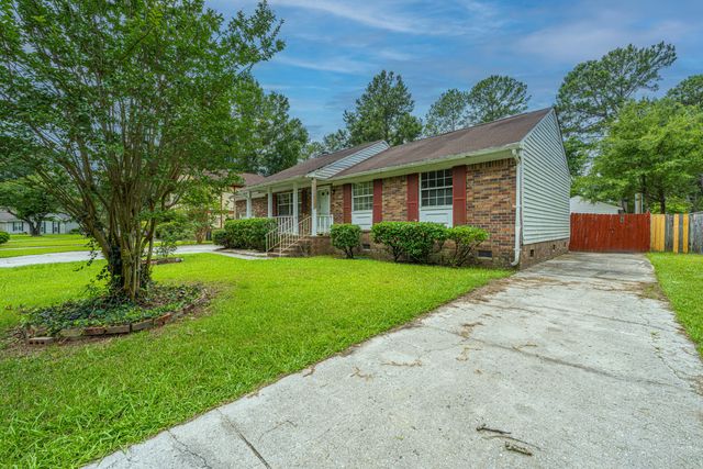86 Peppertree Lane, North Charleston, SC 29420