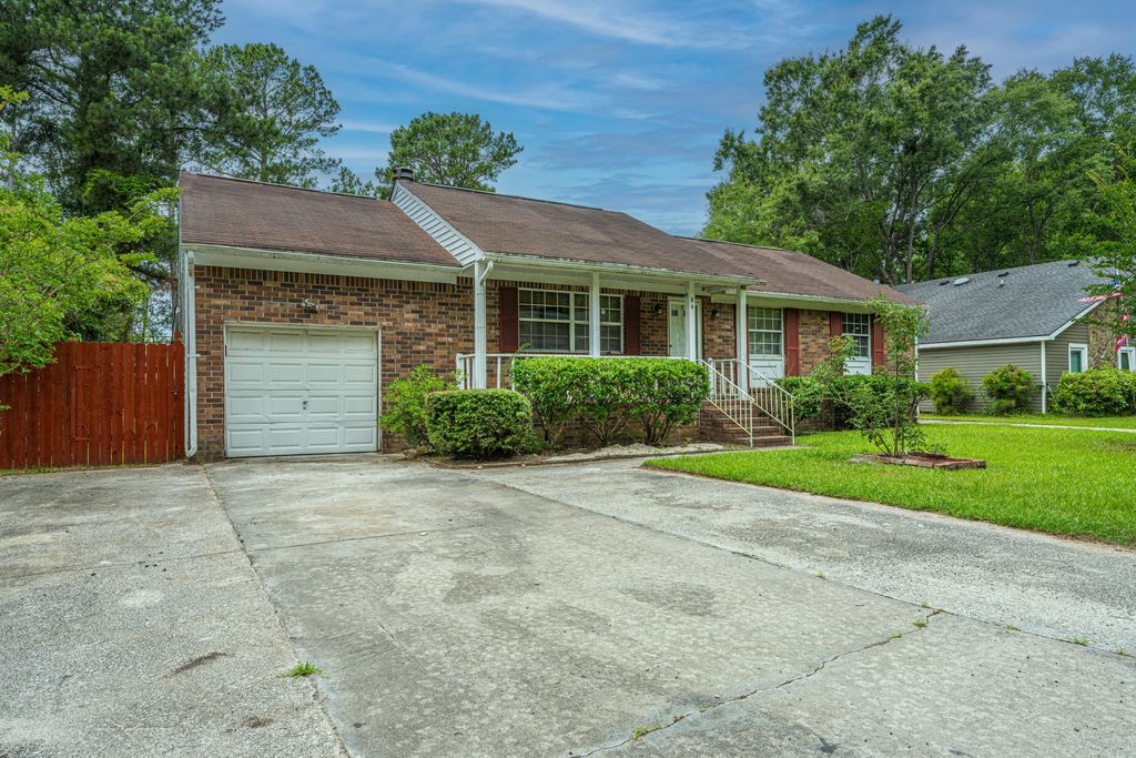 86 Peppertree Lane, North Charleston, SC 29420