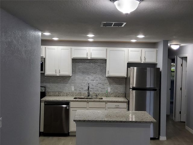 415 KING STREET, Lake Wales, FL 33853