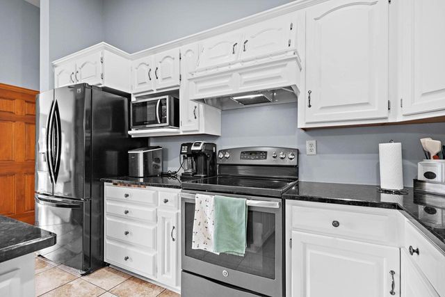 720 HICKORY VALLEY COURT, De Pere, WI 54115
