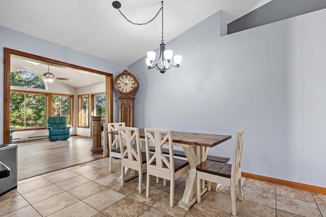 720 HICKORY VALLEY COURT, De Pere, WI 54115