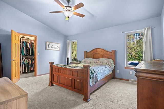 720 HICKORY VALLEY COURT, De Pere, WI 54115