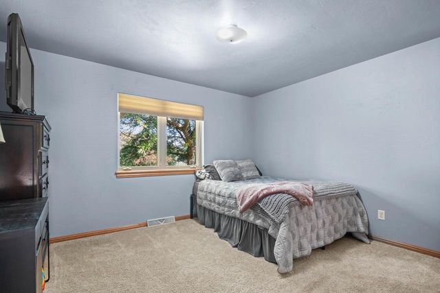720 HICKORY VALLEY COURT, De Pere, WI 54115
