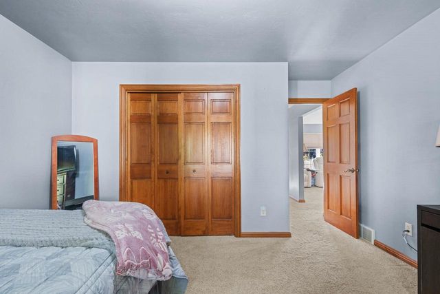720 HICKORY VALLEY COURT, De Pere, WI 54115