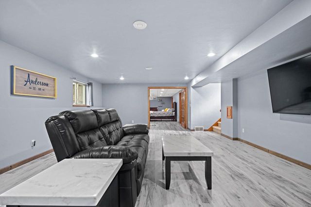 720 HICKORY VALLEY COURT, De Pere, WI 54115