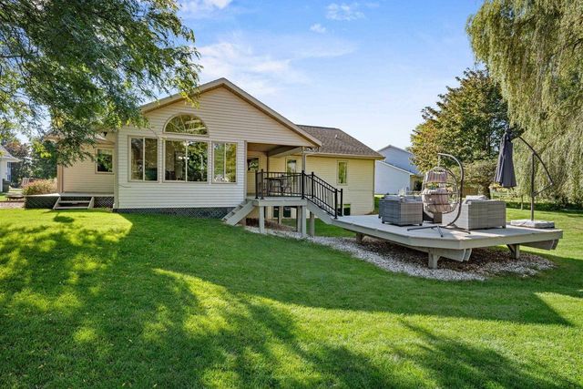 720 HICKORY VALLEY COURT, De Pere, WI 54115