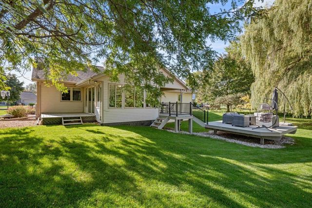 720 HICKORY VALLEY COURT, De Pere, WI 54115
