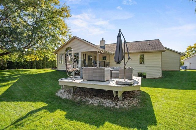 720 HICKORY VALLEY COURT, De Pere, WI 54115