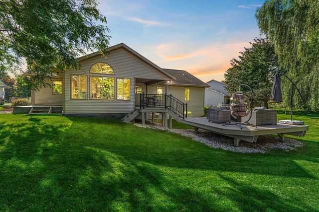 720 HICKORY VALLEY COURT, De Pere, WI 54115