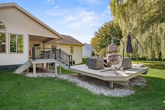 720 HICKORY VALLEY COURT, De Pere, WI 54115