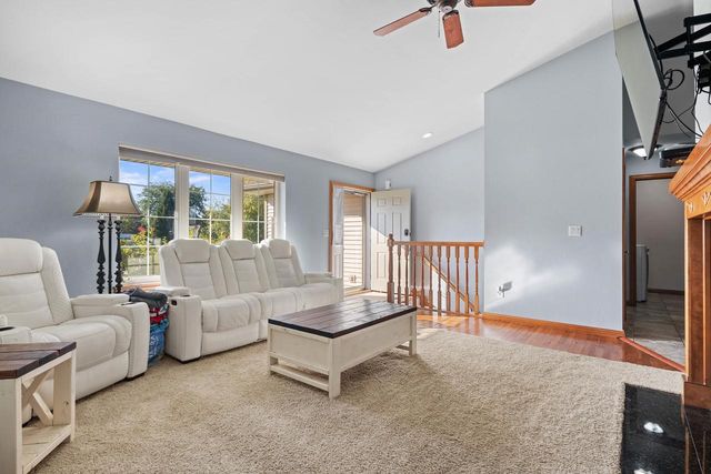 720 HICKORY VALLEY COURT, De Pere, WI 54115
