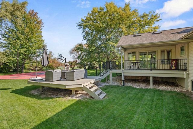 720 HICKORY VALLEY COURT, De Pere, WI 54115
