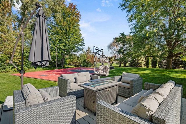 720 HICKORY VALLEY COURT, De Pere, WI 54115