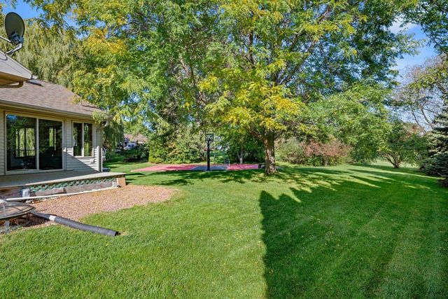 720 HICKORY VALLEY COURT, De Pere, WI 54115